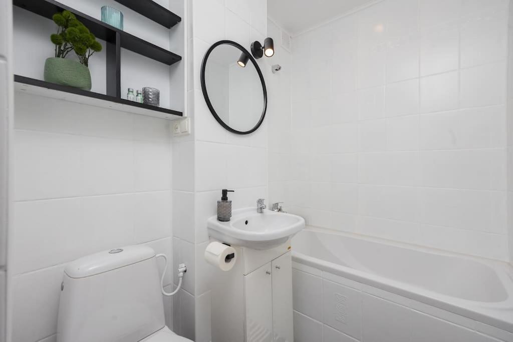 Apartment Specious With Park View Warschau